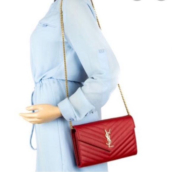 👑✅PRICE FIRM✅ Red Fashion Designer WOC Crossbody Bag. - Picture 13 of 17